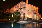 Villa with  bedrooms only 200 meters from the beach Lisbon