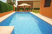 Casa con jardín privado y piscina Girona