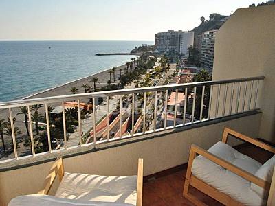 3 dormitorios, 2 baños, 2 terrazas vista al mar Granada