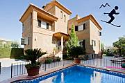 Luxury villa with pool and garden (6 -10 persons) Granada