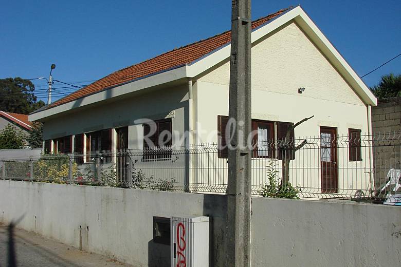 Casa para alugar a 2 km da praia Canidelo (Vila