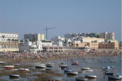 Playa La Caleta En Cadiz Cadiz Apartamentos Y Casas De Vacaciones