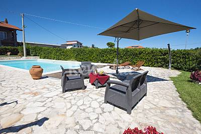 Villa con 3 stanze piscina e giardino privato Chieti