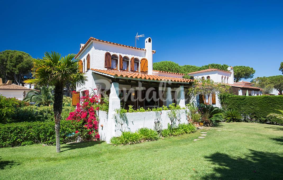 Villa con piscina privada a 400 m de la playa Girona/Gerona
