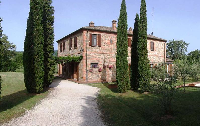 3 Appartamenti In Agriturismo Con Piscina Fattoria Amorosa