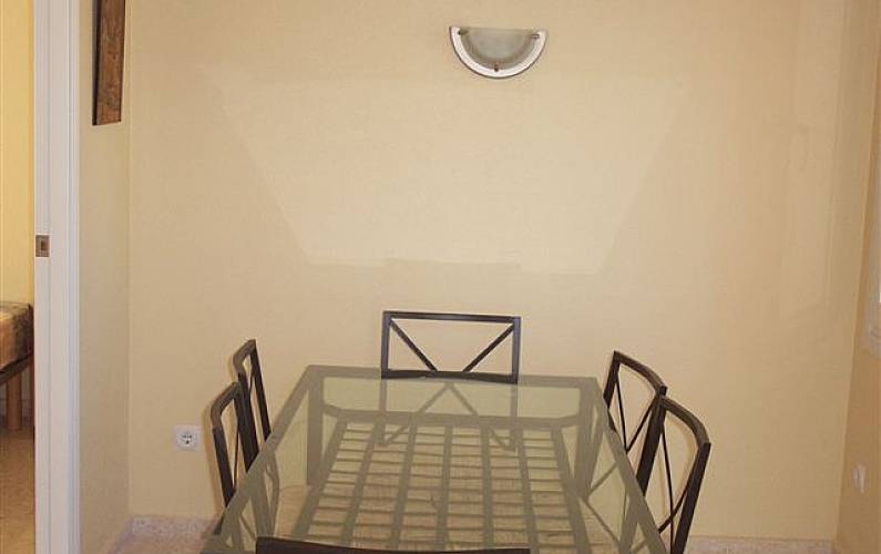 Apt à 200 m de la plage. SEMAINE D'OCTOBRE 400 EUROS CONSULTER ! pour des séjours plus longs consulter le propriétaire (à partir de 25 nuits..) 5