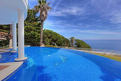 Villa en Costa Brava, 1a línea del mar, Lloret de Girona/Gerona