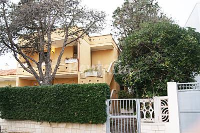 Apartamento en alquiler en Torre dell'Orso Lecce