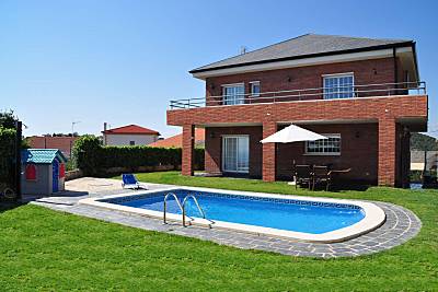 Casa montaña vistas al mar piscina privada Tarragona