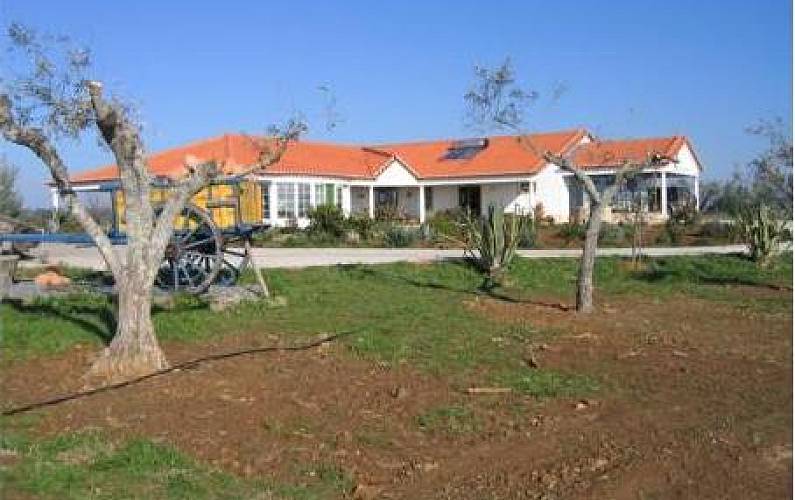 Vivenda económica com piscina Portalegre - Exterior da casa