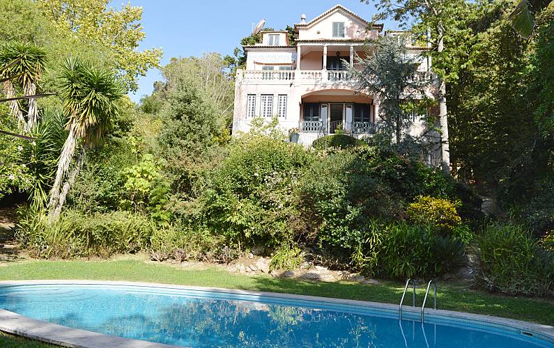 Villa para 19-25 personas a 13 km de la playa Lisboa