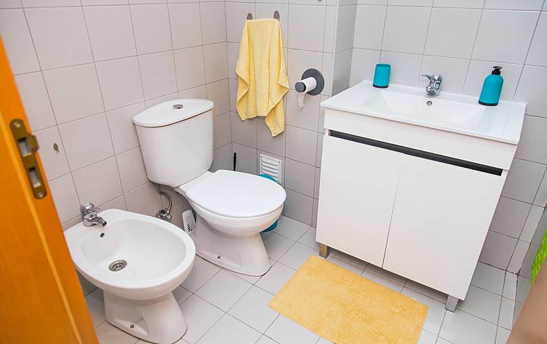 T4 Casa-de-banho Ilha de São Miguel Ponta Delgada Apartamento - Casa-de-banho