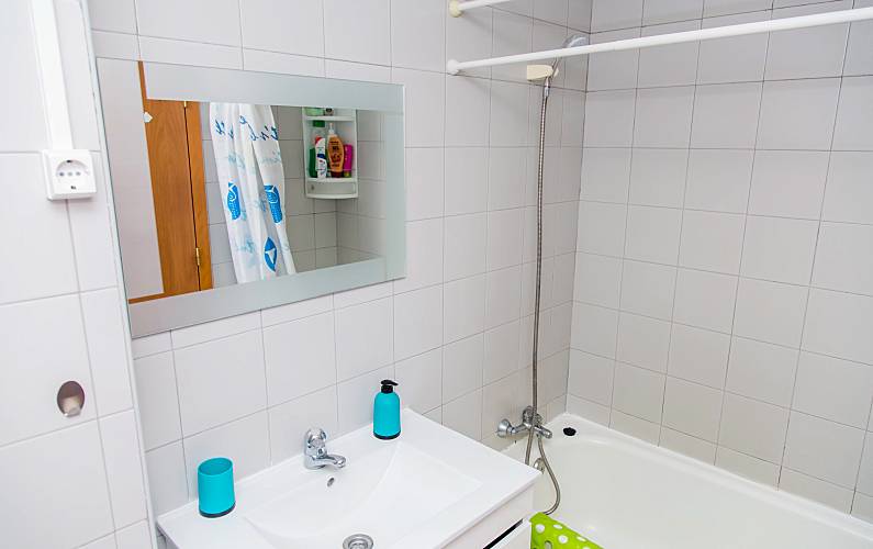 T4 Casa-de-banho Ilha de São Miguel Ponta Delgada Apartamento - Casa-de-banho