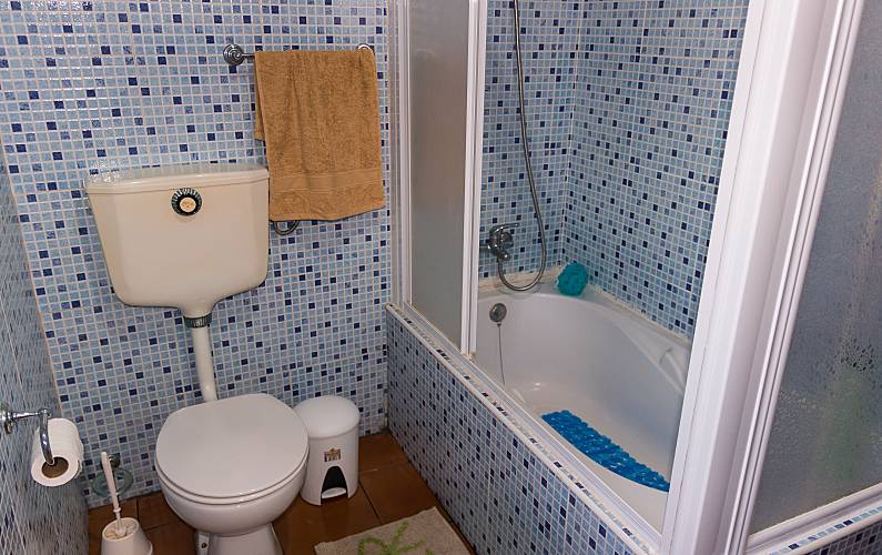 Vivenda Casa-de-banho Ilha Terceira Vila da Praia da Vitória casa - Casa-de-banho