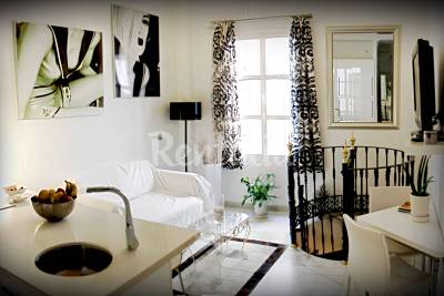 Junto a corte ingles con wifi y parking Sevilla