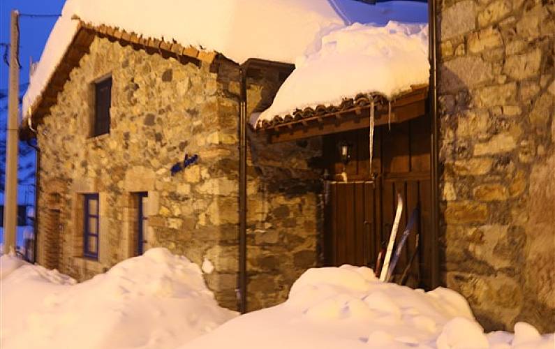 Casa en alquiler con patio en la montaña de León León