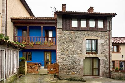 3 Casas a 700 m de la playa Cantabria