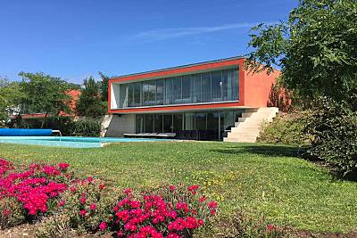 Villa de 4 dormitorios con piscina privada en el c Leiria