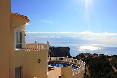 Villa con piscina en la playa Alicante
