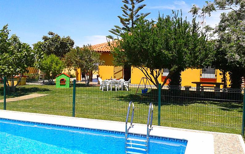 Vivenda com 3 quartos a 3,5 km da praia Cádis - Piscina