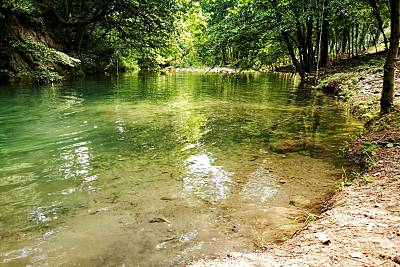 Casa con jardín al lado del río, de 12-14 pax Girona/Gerona