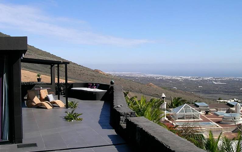 Casa En Alquiler En Tias Puerto Del Carmen Tias Lanzarote