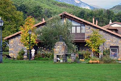 Casas La Ribera. P. Ordesa Huesca