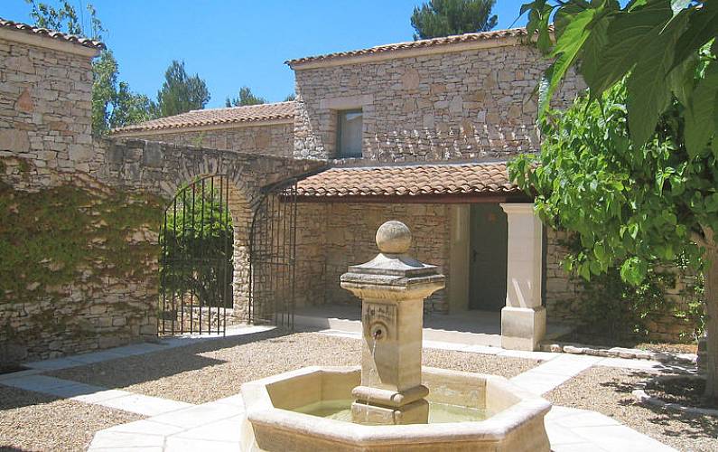 Wohnung Zur Miete In Provence Alpes Cote D Azur Joucas Vaucluse