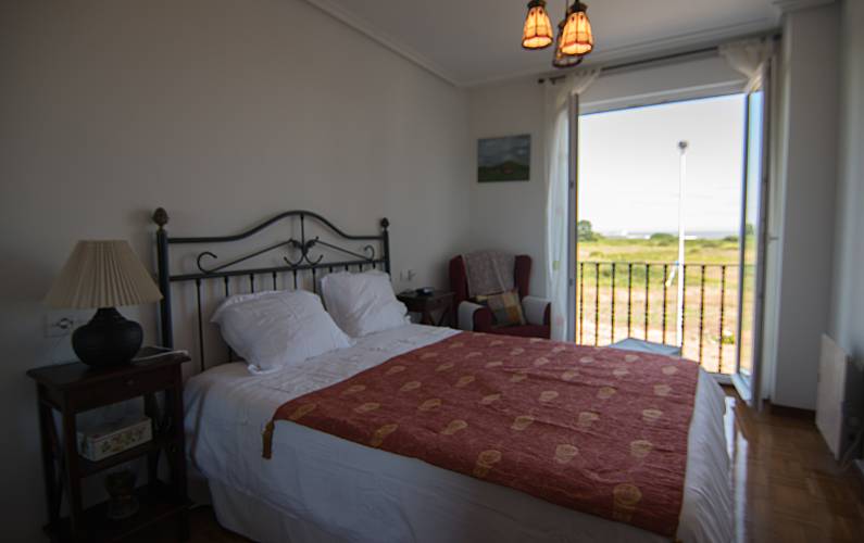 Apartamento para 45 personas a 50 m de la playa San Juan de La Arena, Soto del Barco (Asturias)