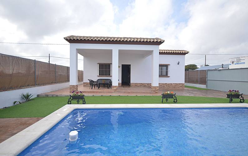 Casas Con Piscina Para 5 12 Personas En Conil Conil De La Frontera Cadiz Costa De La Luz