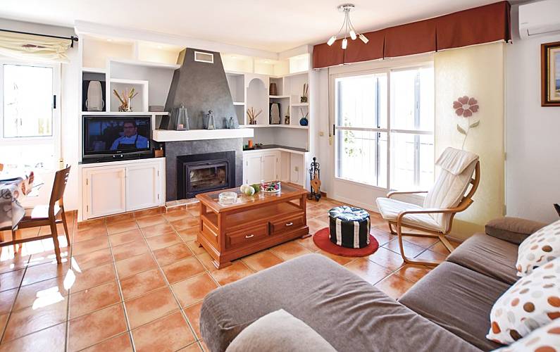 Amplia casa con 2 dormitorios y 2 terrazas - Pozo de Los Frailes, Níjar