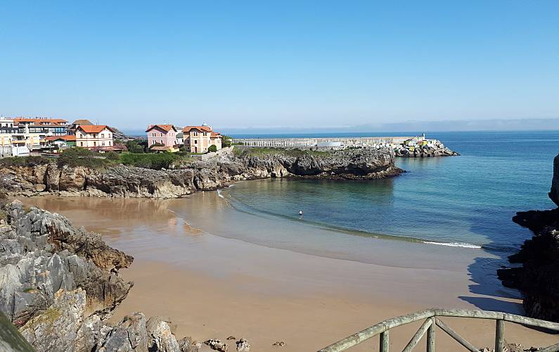 Hasta flotante Víspera Apartamento en el puerto, a 300 m de la playa - Llanes (Asturias) Camino de  Santiago del Norte