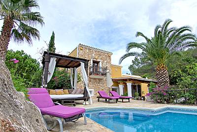 Tipica casa ibicenca frente a la puesta de sol Ibiza/Eivissa