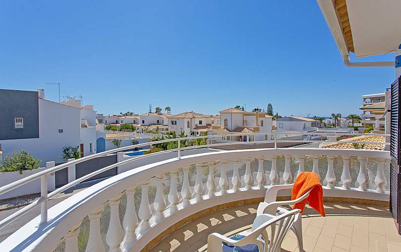 Villa Pour 8 Personnes Avec Piscine Chauffée Guia