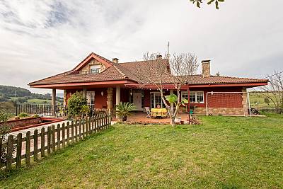 Espectacular villa con piscina Asturias