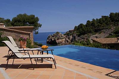 VILLA DEL MAR con Vistas a Cala Deia para 8 personas con 4 dormitorios- VILLAONLINE - WiFi Gratis Mallorca