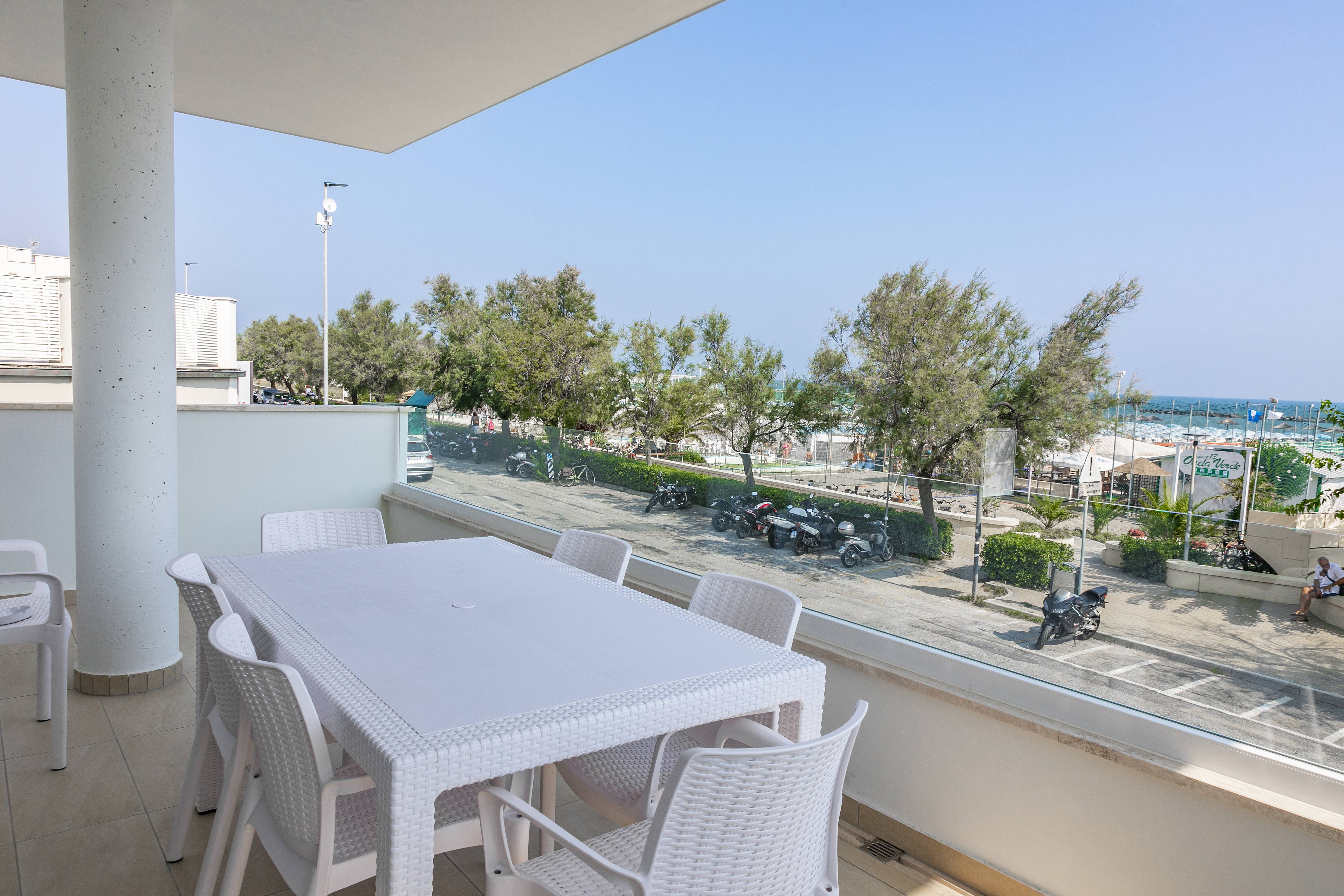 Appartamento con 2 stanze fronte mare Senigallia (Ancona) Appartamento con 2 stanze fronte mare Senigallia (Ancona)