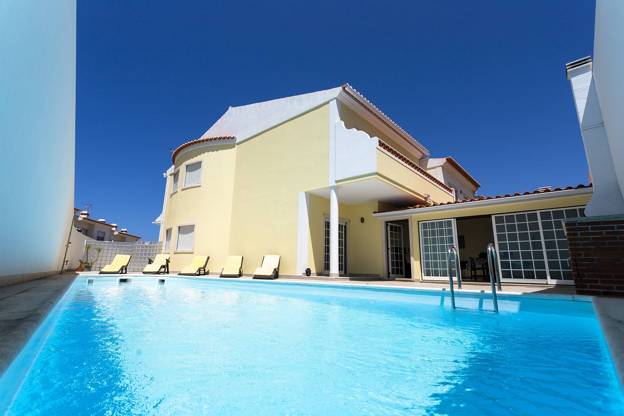 Holiday rentals Ericeira Mafra. Apartments, holiday homes and villas