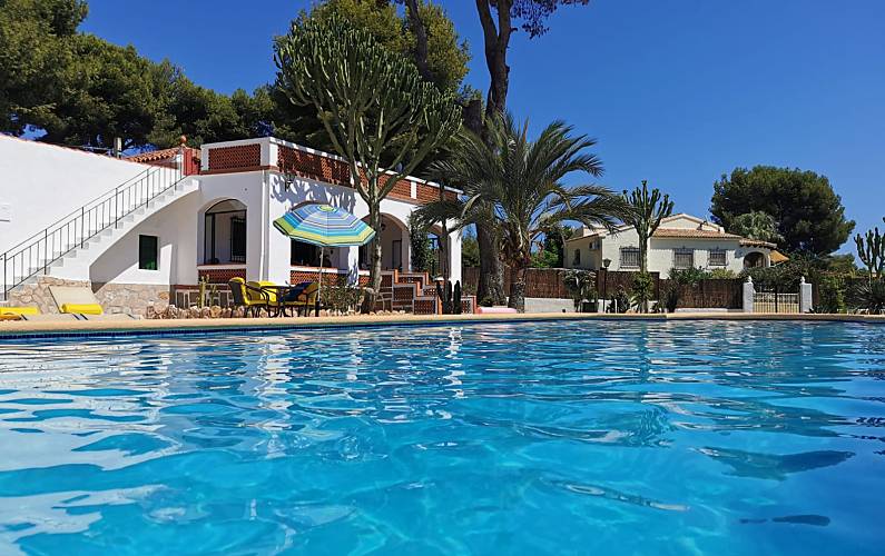 Villa zur Vermeitung, 250 Meter bis zum Strand Alicante - Schwimmbad