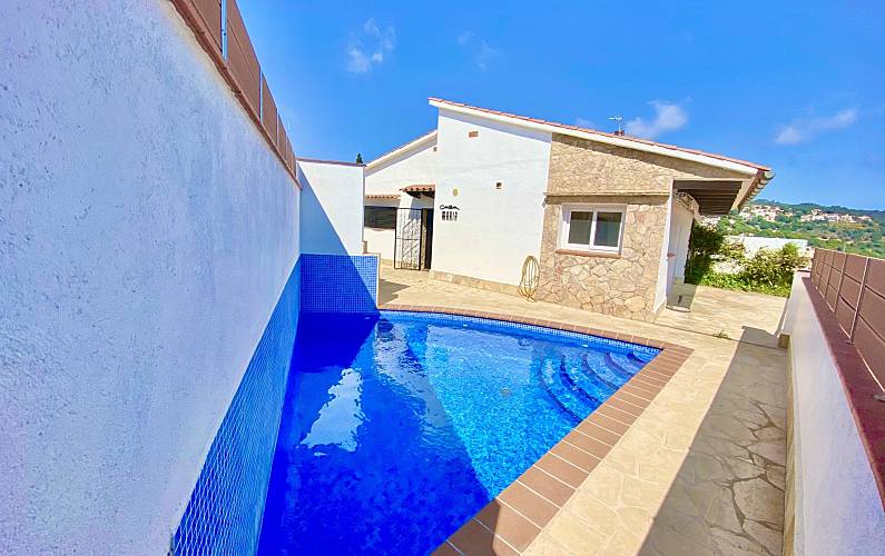 Característics Girona Lloret de Mar villa - 