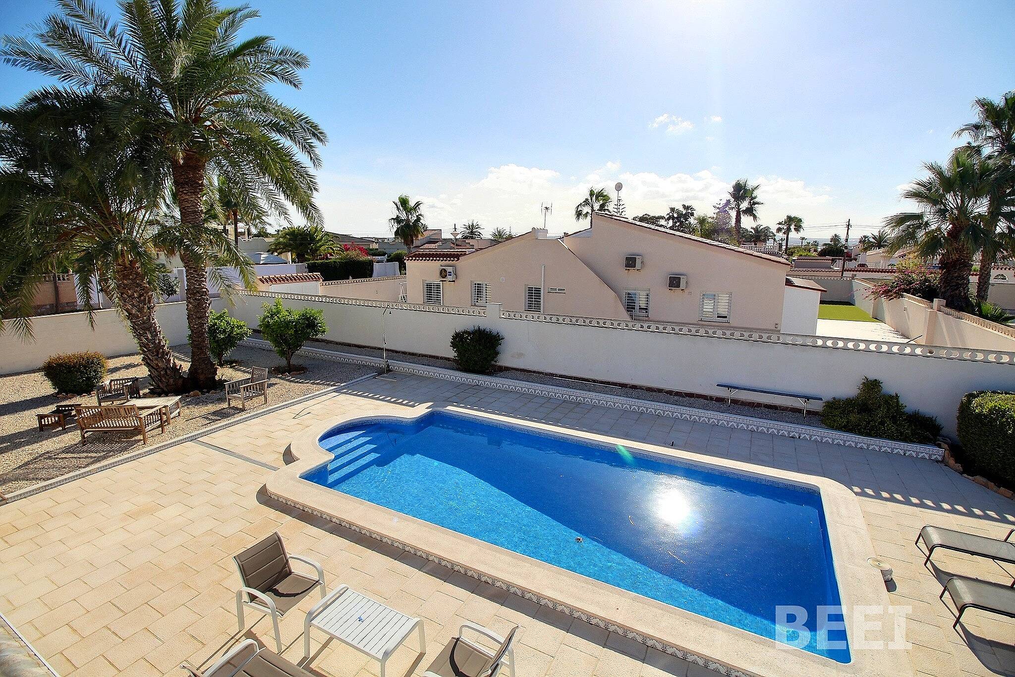 Holiday rentals Las Torretas Torrevieja. Apartments, holiday homes
