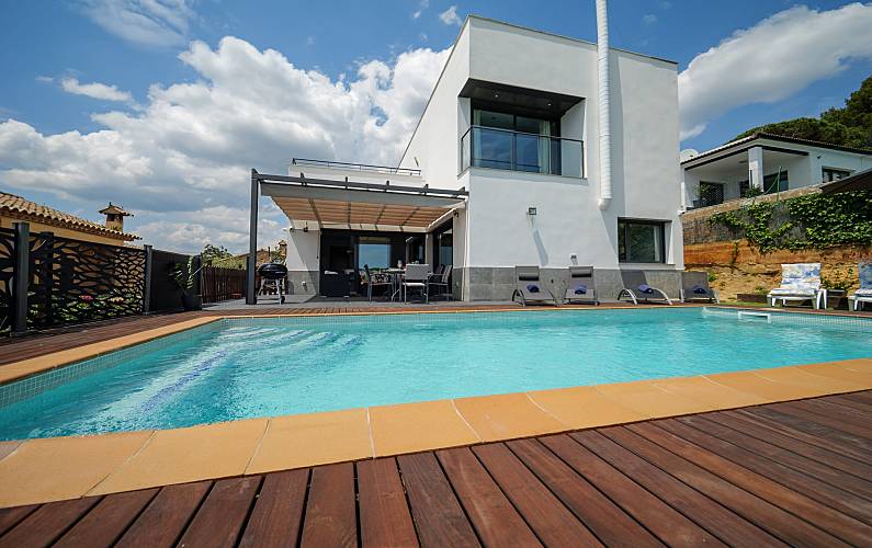 OFFRE DE DERNIÈRE MINUTE - Villa en location à Blanes 2