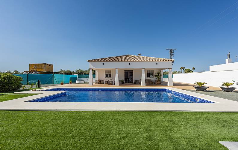 Haus Außenansicht des Hauses Sevilla La Puebla de Cazalla Ferienhaus auf dem land - Außenansicht des Hauses