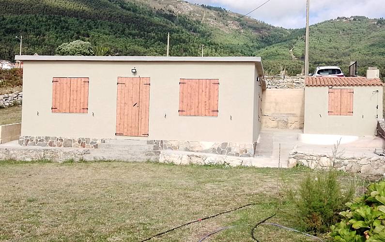 Kleines Außenansicht des Hauses Pontevedra Oia Ferienhaus auf dem land - Außenansicht des Hauses