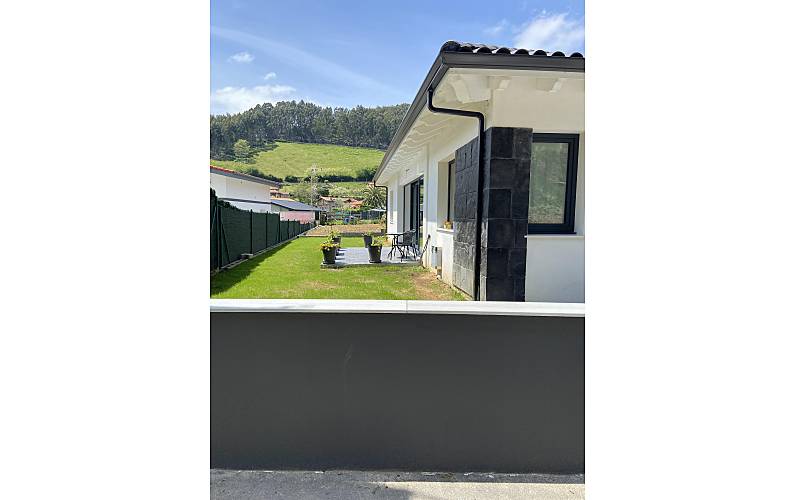 Haus Außenansicht des Hauses Cantabria Castro-Urdiales Ferienhaus auf dem land - Außenansicht des Hauses