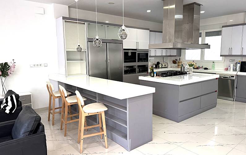 Huge Kitchen Valencia Valencia House - Kitchen