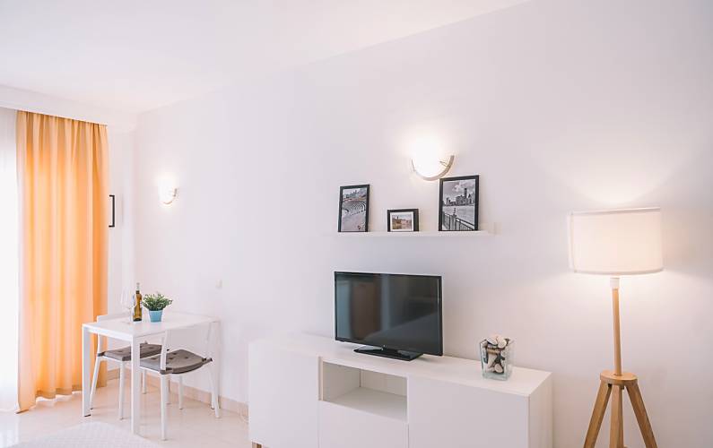 Fabulous Málaga Rincón de la Victoria Apartment - 