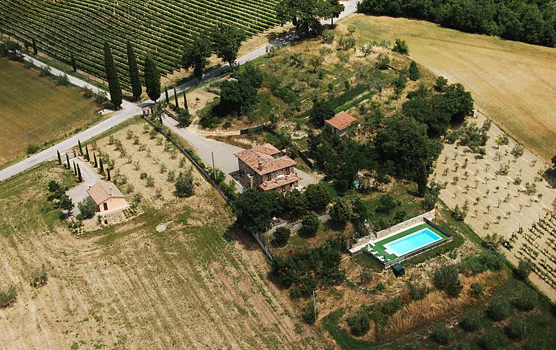 Affitto Villa indipendente con piscina in Toscana