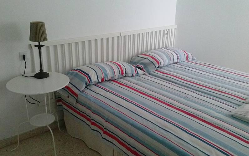 Apartamento para 1-4 personas en 1a línea de playa Cádiz