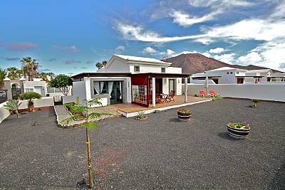 Villa El Faro Azul, entre el Volcán y el mar Lanzarote